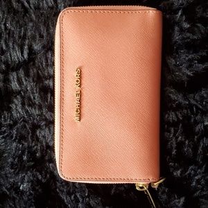 Michael Kors EUC Peach Wallet